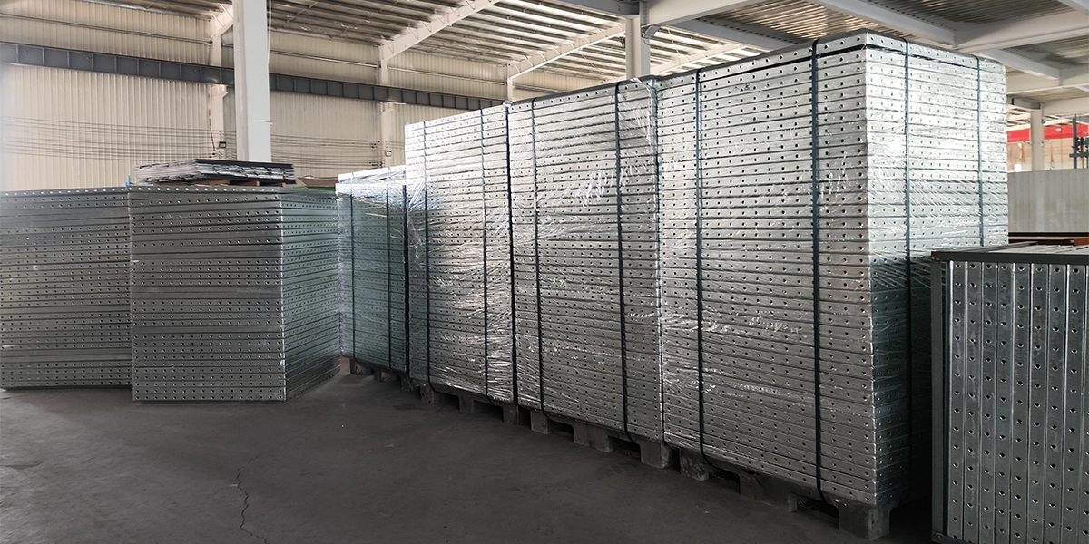 Hot-dip galvanized water tank workshop