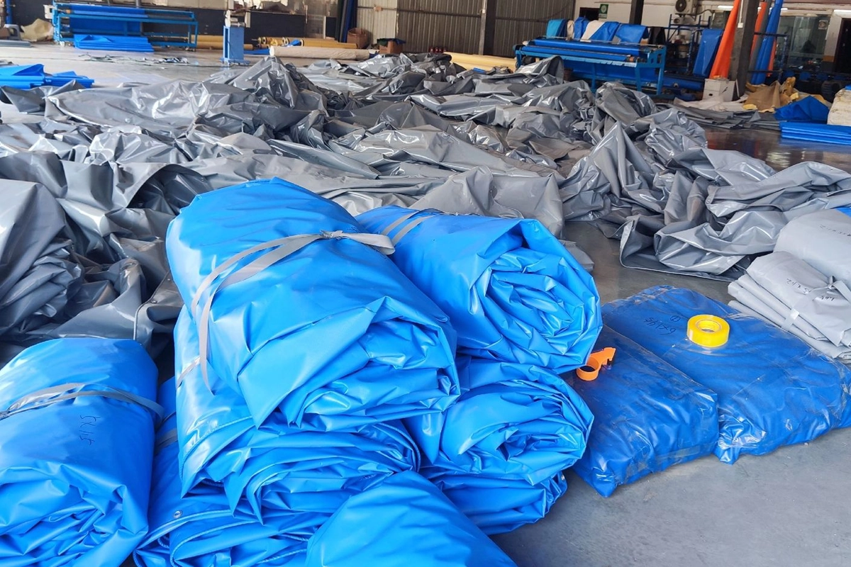 Corrugated steel water tank liner